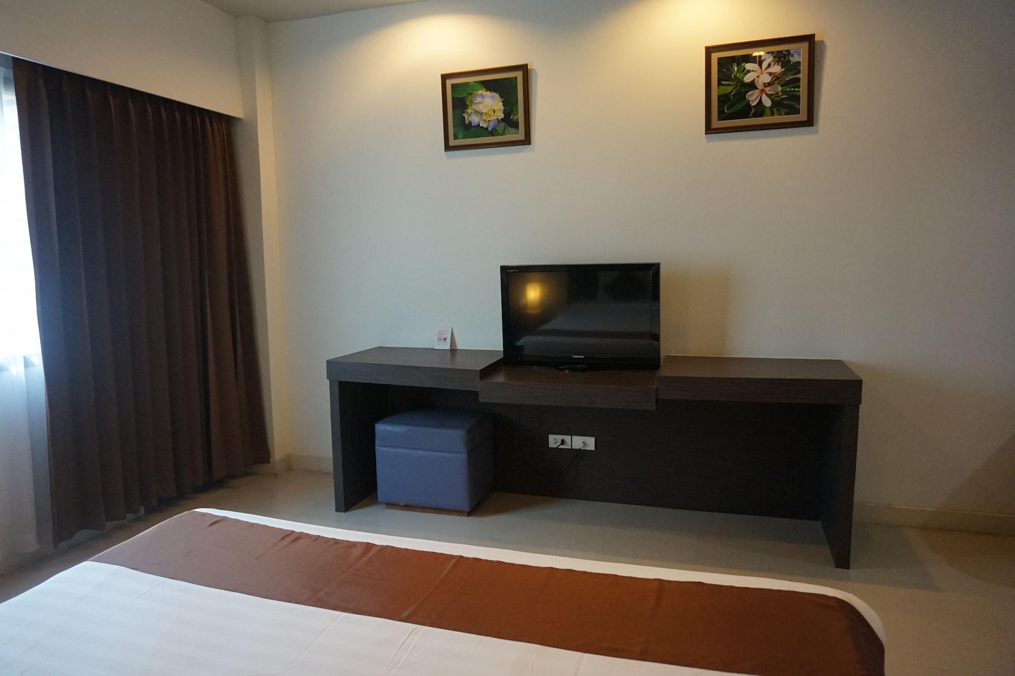Akelada Hotel Nang Rong Buitenkant foto