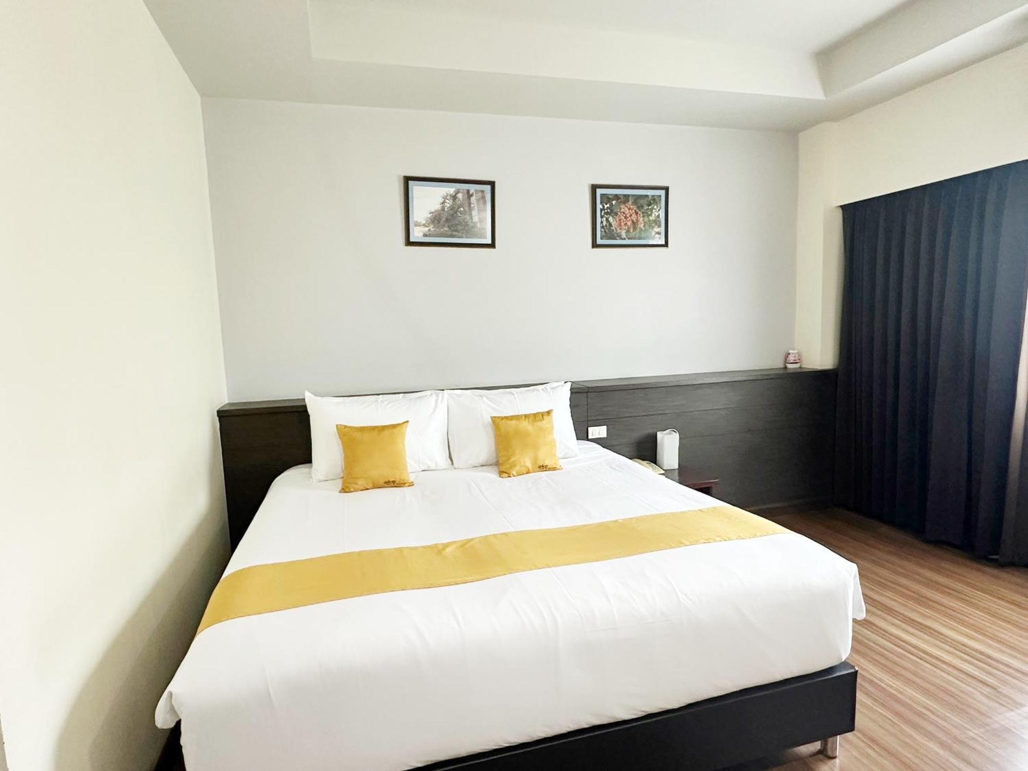 Akelada Hotel Nang Rong Buitenkant foto