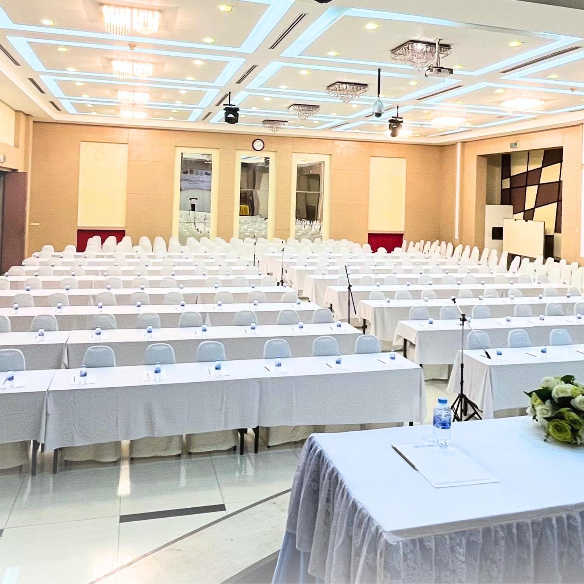 Akelada Hotel Nang Rong Buitenkant foto