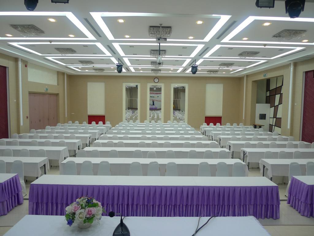 Akelada Hotel Nang Rong Buitenkant foto